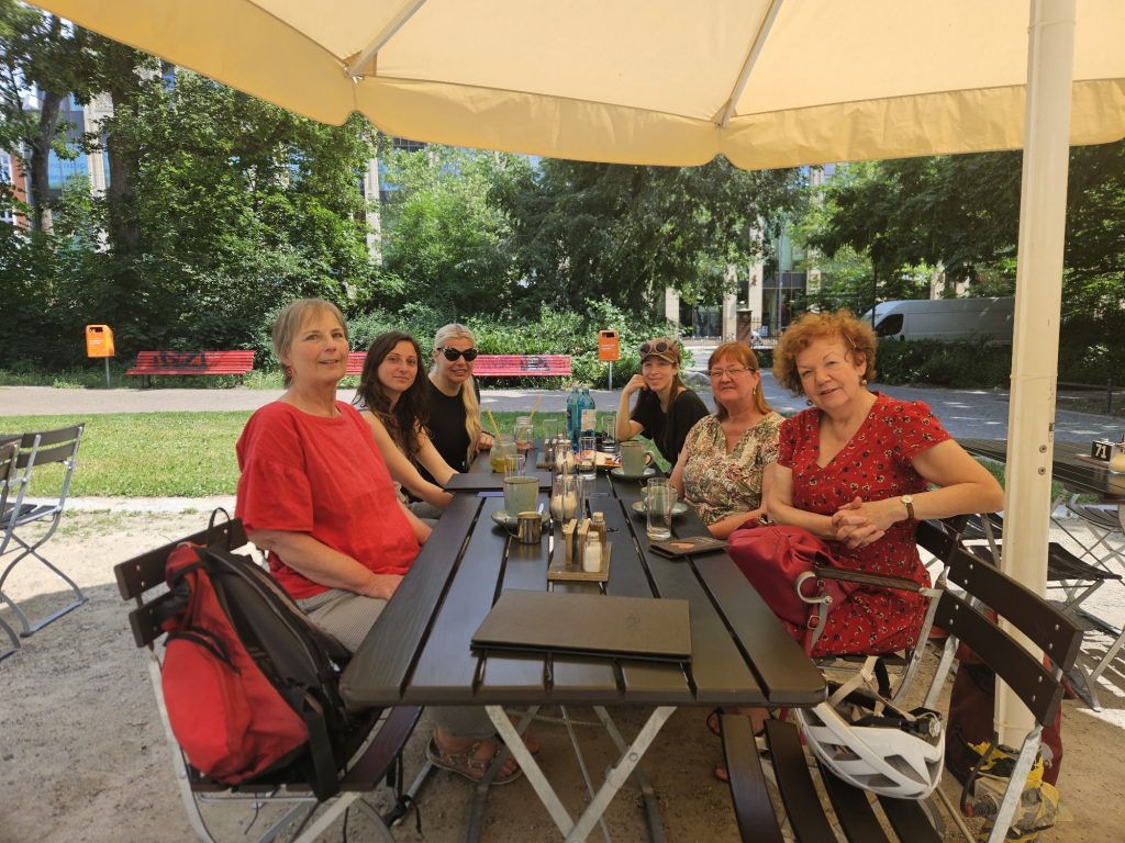 Nanny-Treffen 06-26